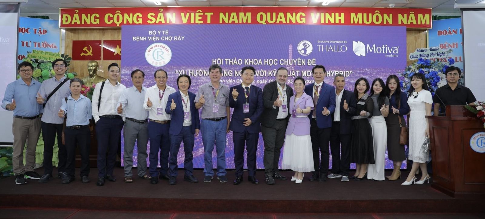 TS.BS Trang TARA phiên dịch cabine HN Nâng ngực nâng cao cùng Chuyên gia Nâng ngực Hàng đầu thế giới Marcos Sforza 2024