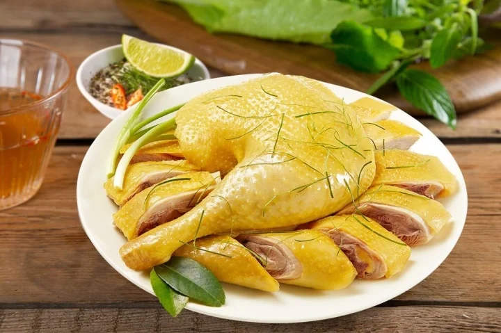 Nâng mũi xong ăn thịt gà được không?