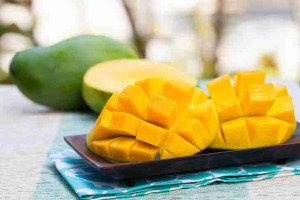 Nâng mũi ăn xoài được không?