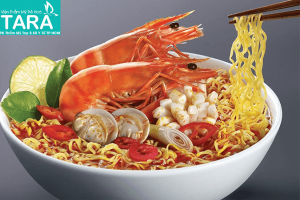 Sau khi nâng mũi có được ăn mì tôm không?