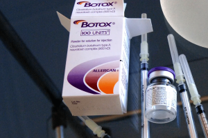 Tiêm boxtox xóa nếp nhăn là gì? Thực hiện như thế nào?