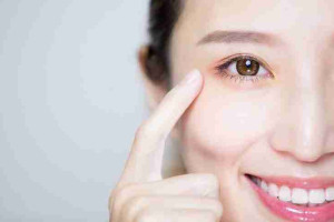 4 phương pháp giúp trẻ hóa đôi mắt hiệu quả