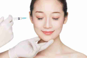 Có nên tiêm tạo hình khuôn mặt, tiêm filler thái dương không?