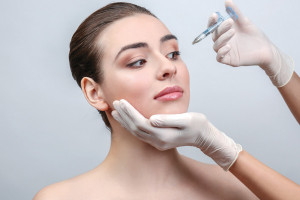 Tiêm trẻ hoá tạo hình khuôn mặt có đau không?