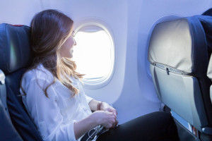 Phẫu thuật căng da Midface xong đi máy bay được không?