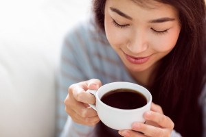 Nâng mũi siêu vi phẫu xong có được uống cafe không?