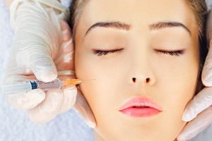 Tại sao cấy mỡ mặt bị vón cục? Giải pháp là gì?
