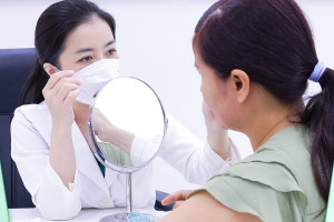 Có nên kết hợp nâng mũi và căng da mặt cùng lúc?