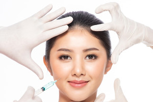 Sau khi tiêm tạo hình khuôn mặt, có bị “giả” hoặc đơ không?