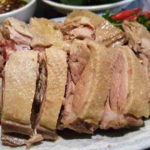 Bác sĩ giải đáp: Nâng mũi xong bao lâu thì được ăn thịt vịt?