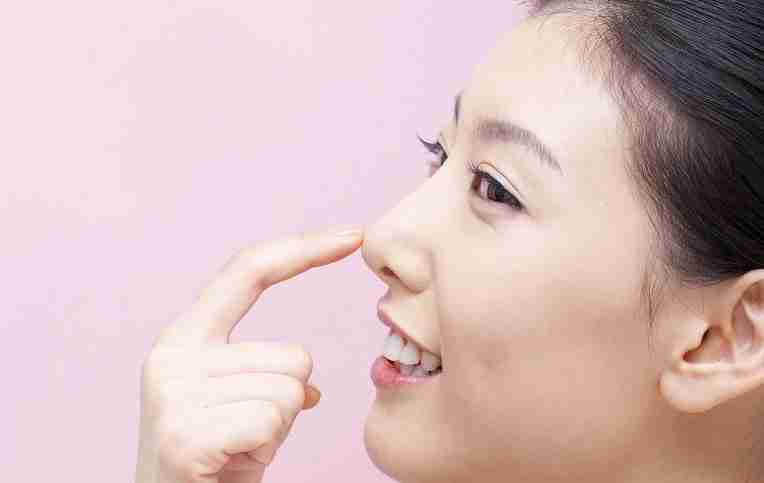 Sau bao lâu thì được sờ nắn bóp mũi sau nâng?