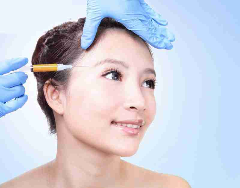 Bác sĩ giải đáp: Cấy mỡ mặt tự thân xong cần kiêng gì?