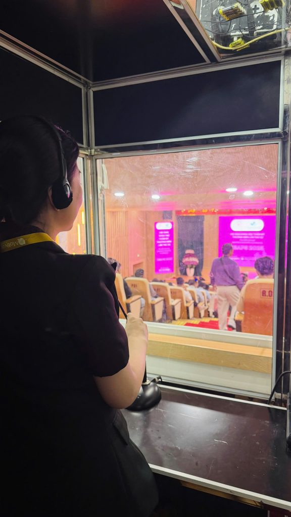 TS.BS Trang hỗ trợ dịch ca bin